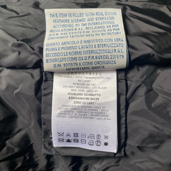 Authentic MONCLER Black Peplum Goose Down
Diamond Quilted Puffer Jacket Size 0 - Picture 9 of 13